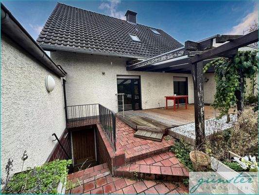 Rückansicht m. Terrasse