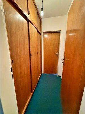 Flur / Einbauschränke EG