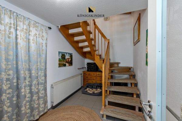 Treppenaufgang ins EG