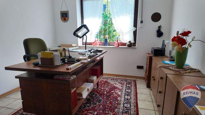 Büro EG