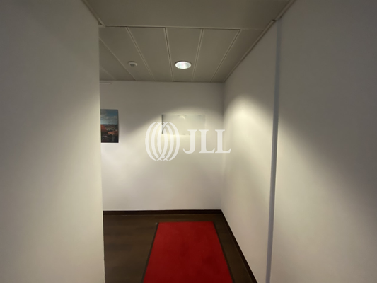 JLL innen6