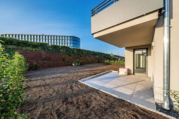 Terrasse mit großen Garten