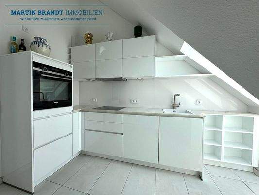 exklusive Einbauküche (DG 2)