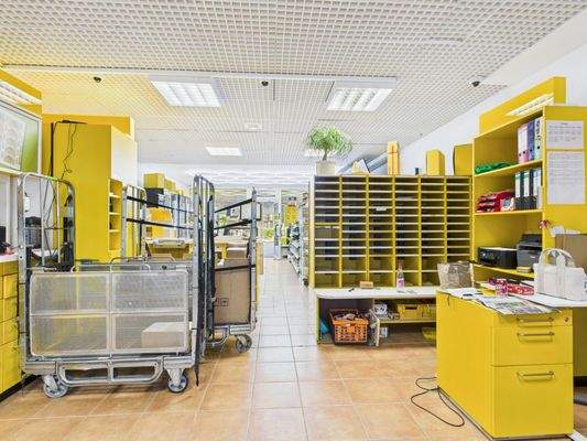 Blick vom EG Lagerbereich ins Ladengeschäft