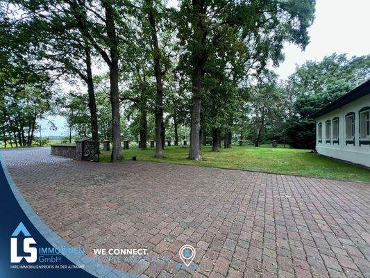 Ansicht vor dem Haus