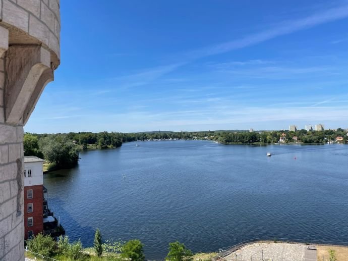 Potsdam spektakuläre Penthauswohnung mit Turm, unverbaubarer Wasserblick