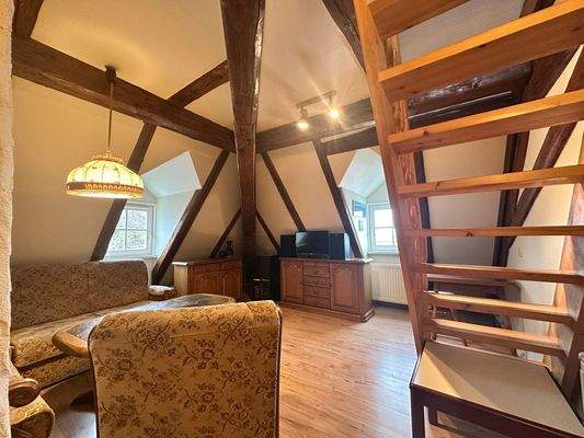 Wohnzimmer,Treppe z.Schlafraum