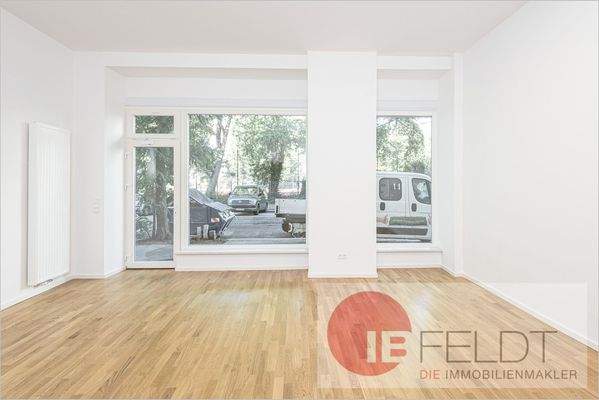 Blick zum Schaufenster