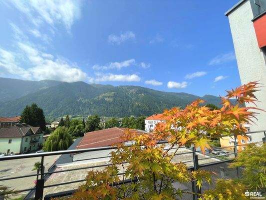 Berg- und Stadtblick