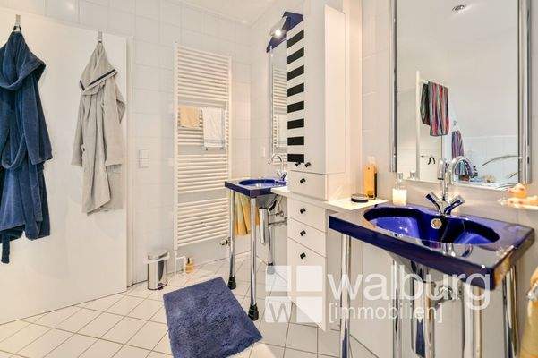 34 Bad mit Doppelwaschplatz