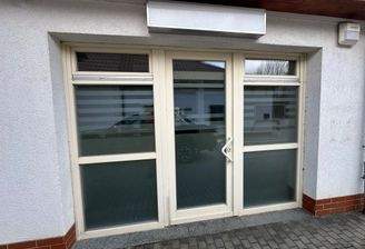 Eingang kleine Büro-/Praxisfläche