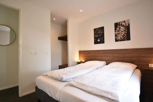 ferienhaus-kaufen-biddinghuizen-hauptschlafzimmer-