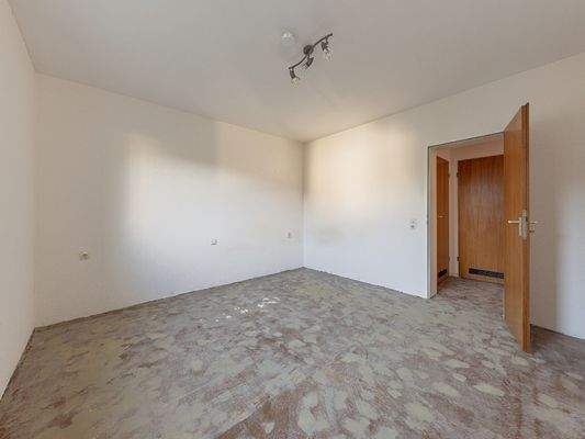 geräumiges Schlafzimmer