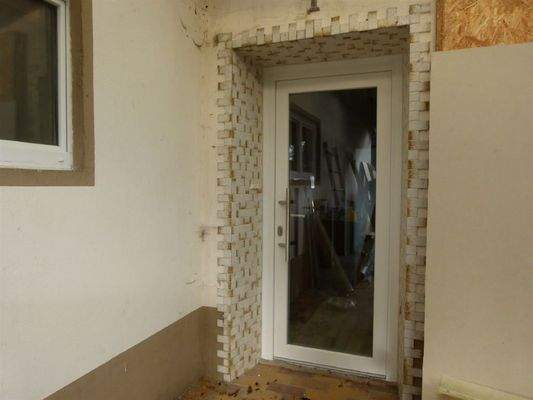 Eingang Wohnung OG links