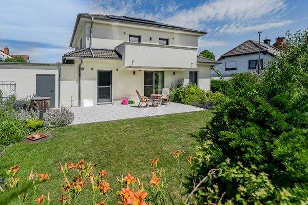 Blickgeschützte Sonnenterrasse