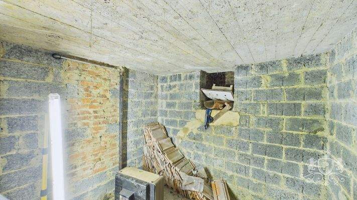 CAM01984G0-PR0506-STILL010