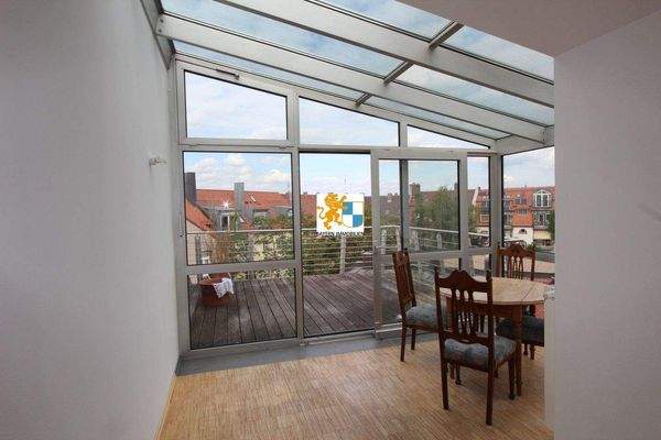 Essbereich mit großer Terrasse