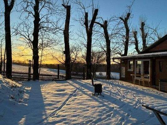 Gartengrundstück im Winter