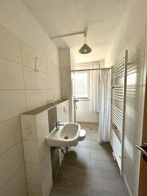 Beispiel - Bad mit ebenerdiger Dusche