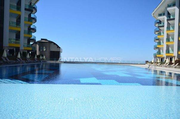 Key-Ready Flats in a Complex with Private Beach in Kargicak Alanya
