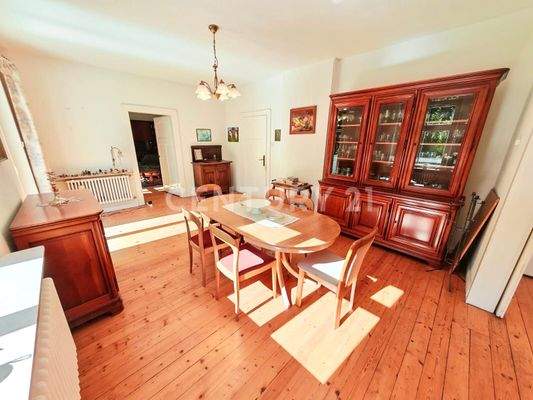 Tageslichtzimmer mit Zugang zur MEGA Terrasse