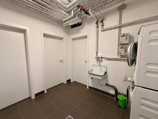 Zugang zum Kellerraum