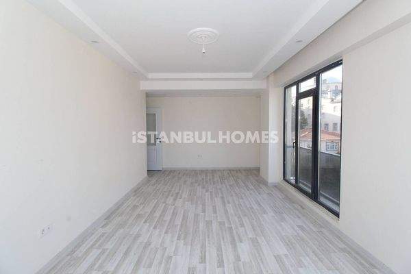 New Build Apartment Near Amenities in Eyupsultan Istanbul