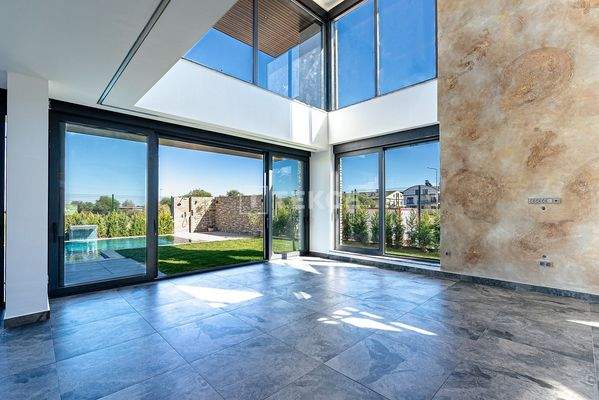 Detached 4-Bedroom House with Private Pool in Belek Antalya