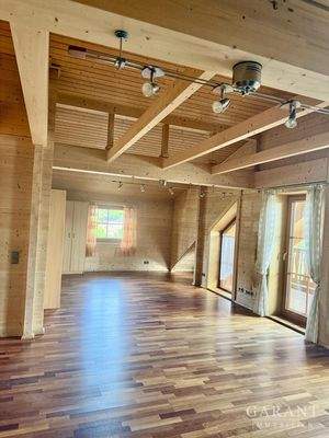 Großer Wohnraum DG Blick links 