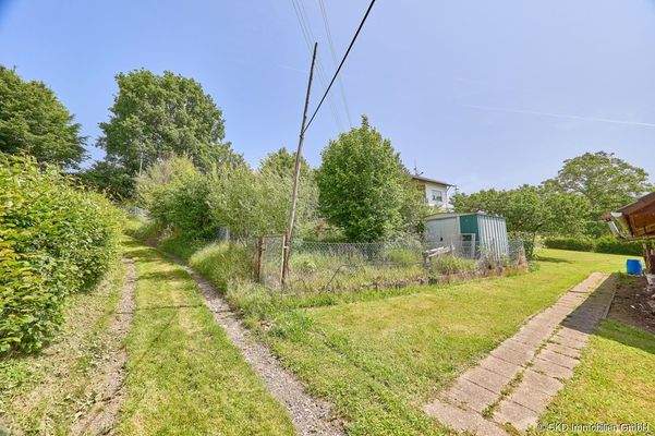 Im Angebot enthalten: Großes Gartengrundstück 