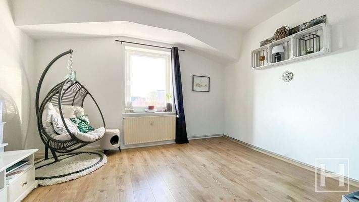 Lichtdurchflutetes Wohnzimmer