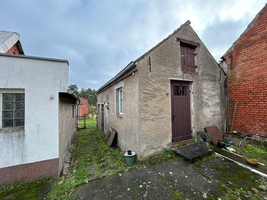 Heizraum u. Durchgang zum Garten.jpg
