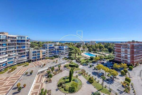  Mandelieu-la-Napoule