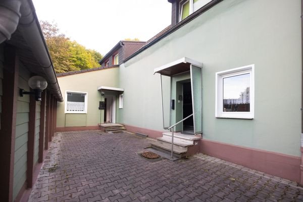 Mittel-/Hinterhaus - Eingänge