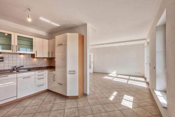 Küche mit Übergang Wohnbereich