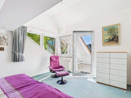 Schlafzimmer mit Balkon