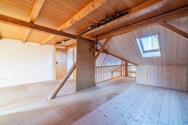 Gewerbefläche (Dachgeschoss)