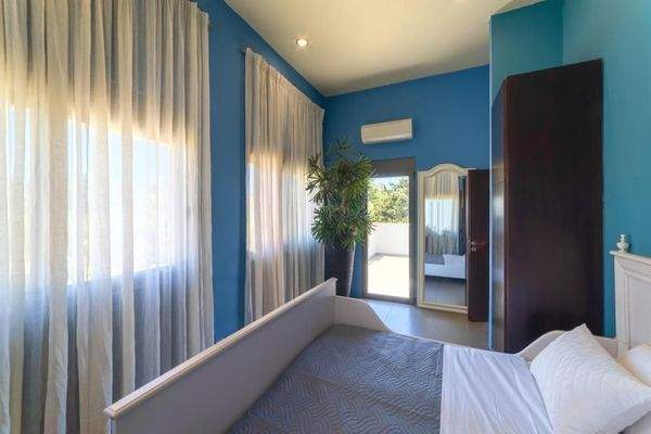 Kreta, Tria Monastiria: Luxuriöse Villa mit 7 Schlafzimmern und Meerblick zu verkaufen