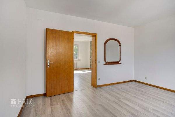 2 OG. links, Wohnzimmer