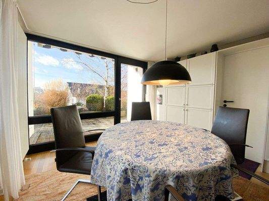 Erdgeschoss - Essbereich mit Fernblick.jpg