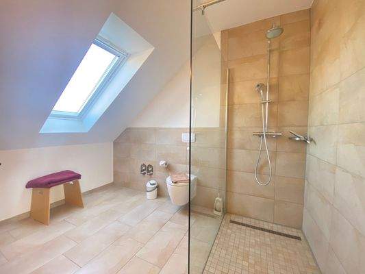 ... ebenerdige Dusche