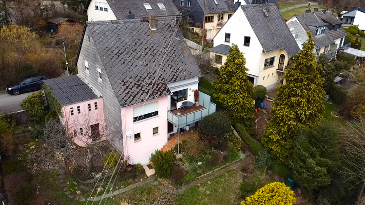 Luftaufnahme mit Garten