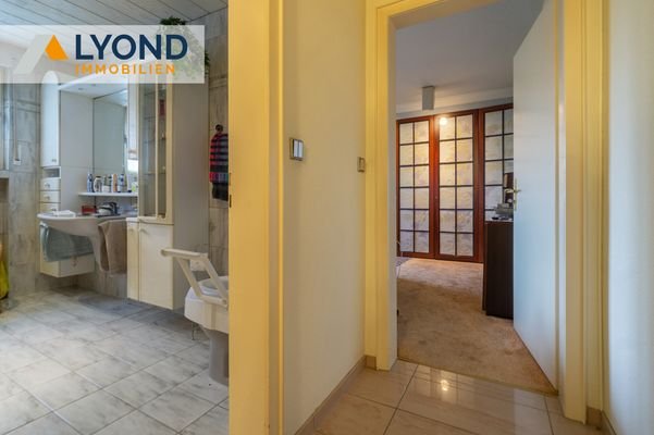 Flur / Zugang Badezimmer und Schlafzimmer