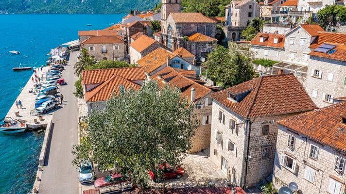 2 -Kotor, Perast - half-a-millennium old stone house on the first line to the sea