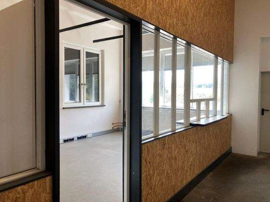 Büro bei Laderampe Ebene -1