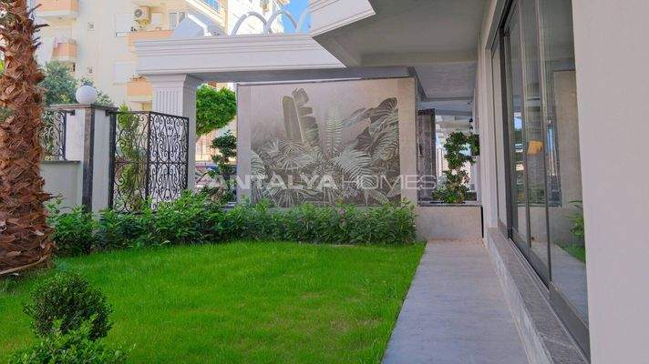 Well Located Dazzling Seafront Apartments in Alanya