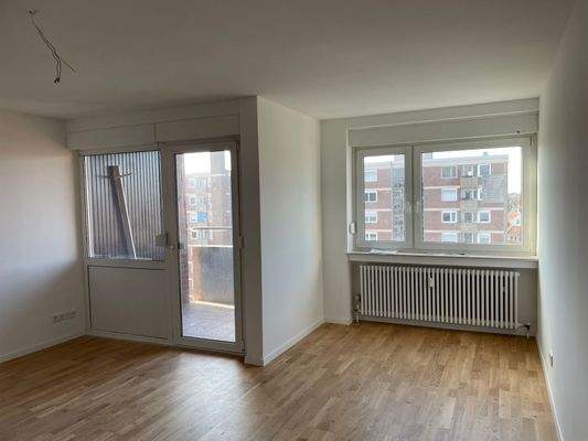 Wohnzimmer  mit Loggia (3).jpeg