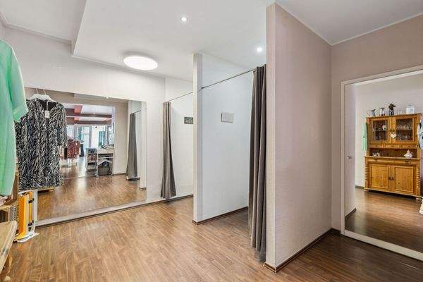 2. Gewerbeeinheit Modegeschäft