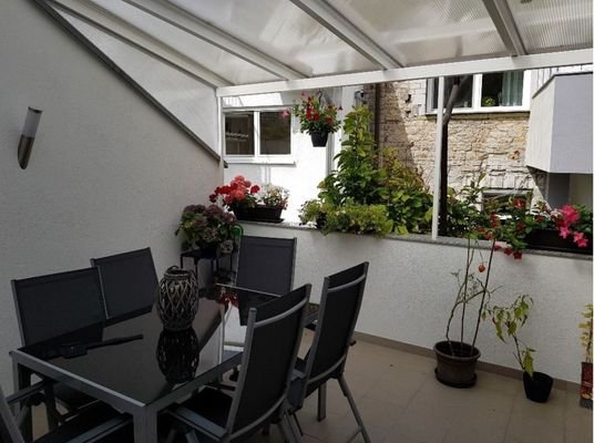 überdachte Terrasse