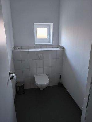 WC Damen im EG